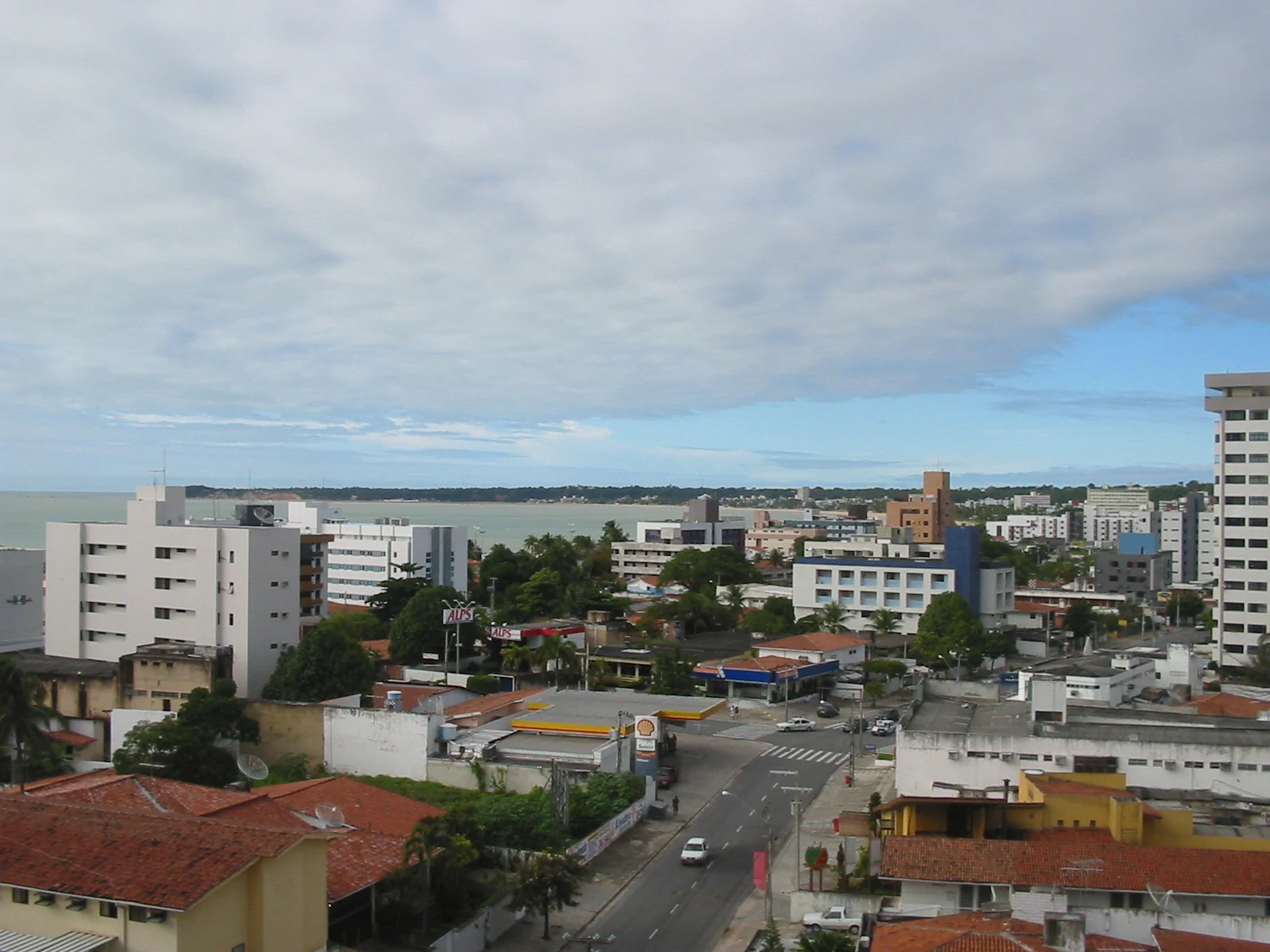 Vista real da orla e dos edifícios de Tambaú e Cabo Branco